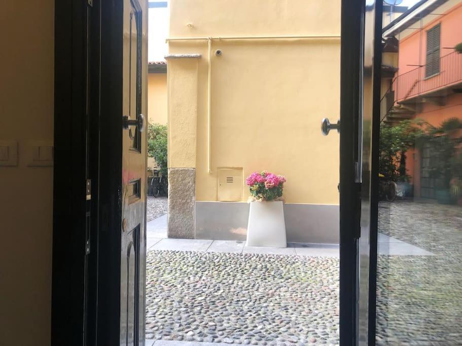 Cozy Loft Navigli, Close To Duomo And Bocconi - Italy Flat Vacation Milán Exterior foto